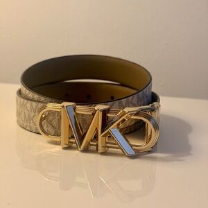 Michael Kors Signature Vanilla and Taupe Leather Belt with Gold MK Logo Buckle L